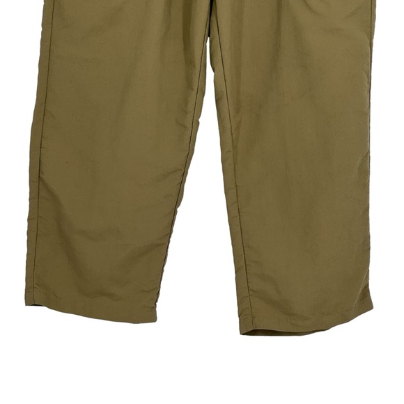 Women’s LL Bean Size Small Nylon Supplex Tan Cropped Cargo Pants - Picture 3 of 6